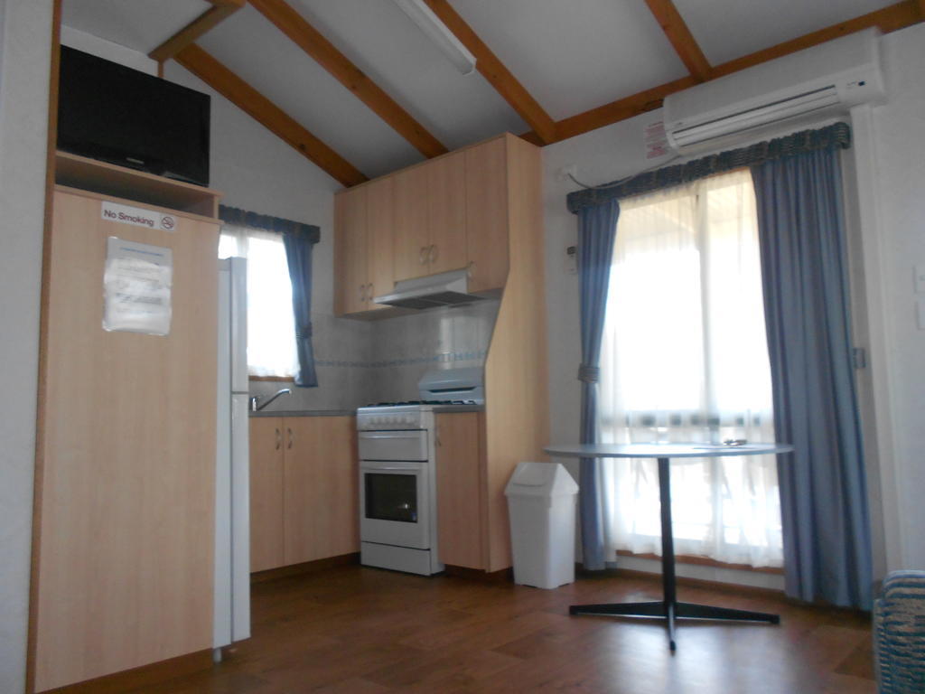 מלון Wagga Wagga Beach Caravan Park חדר תמונה