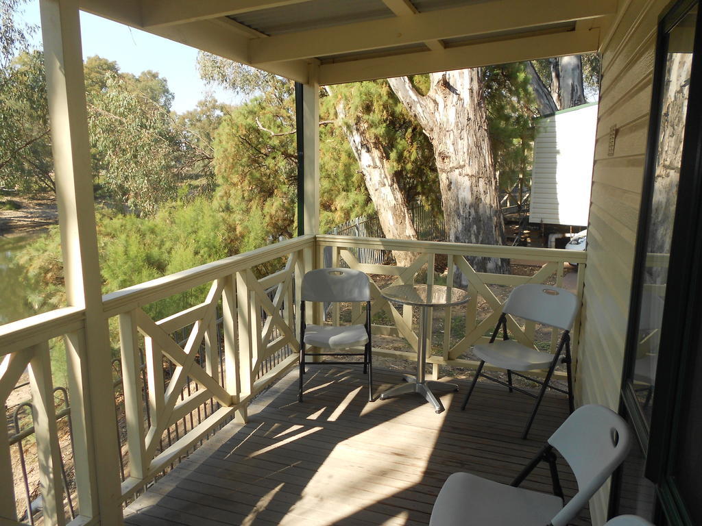 מלון Wagga Wagga Beach Caravan Park חדר תמונה
