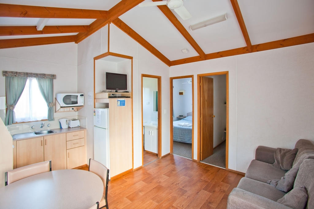 מלון Wagga Wagga Beach Caravan Park חדר תמונה