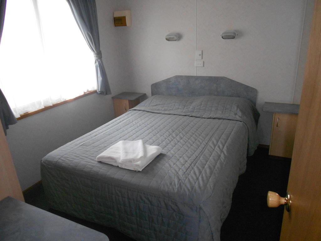 מלון Wagga Wagga Beach Caravan Park חדר תמונה